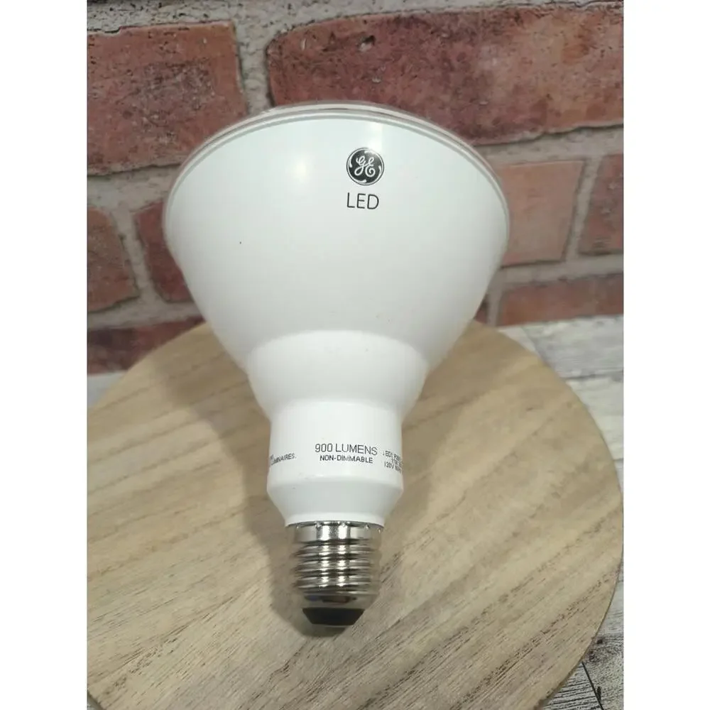 GE Basic LED 10W Spot Light Outdoor Warm White 90W 900 Lumens 2 Pack NIB